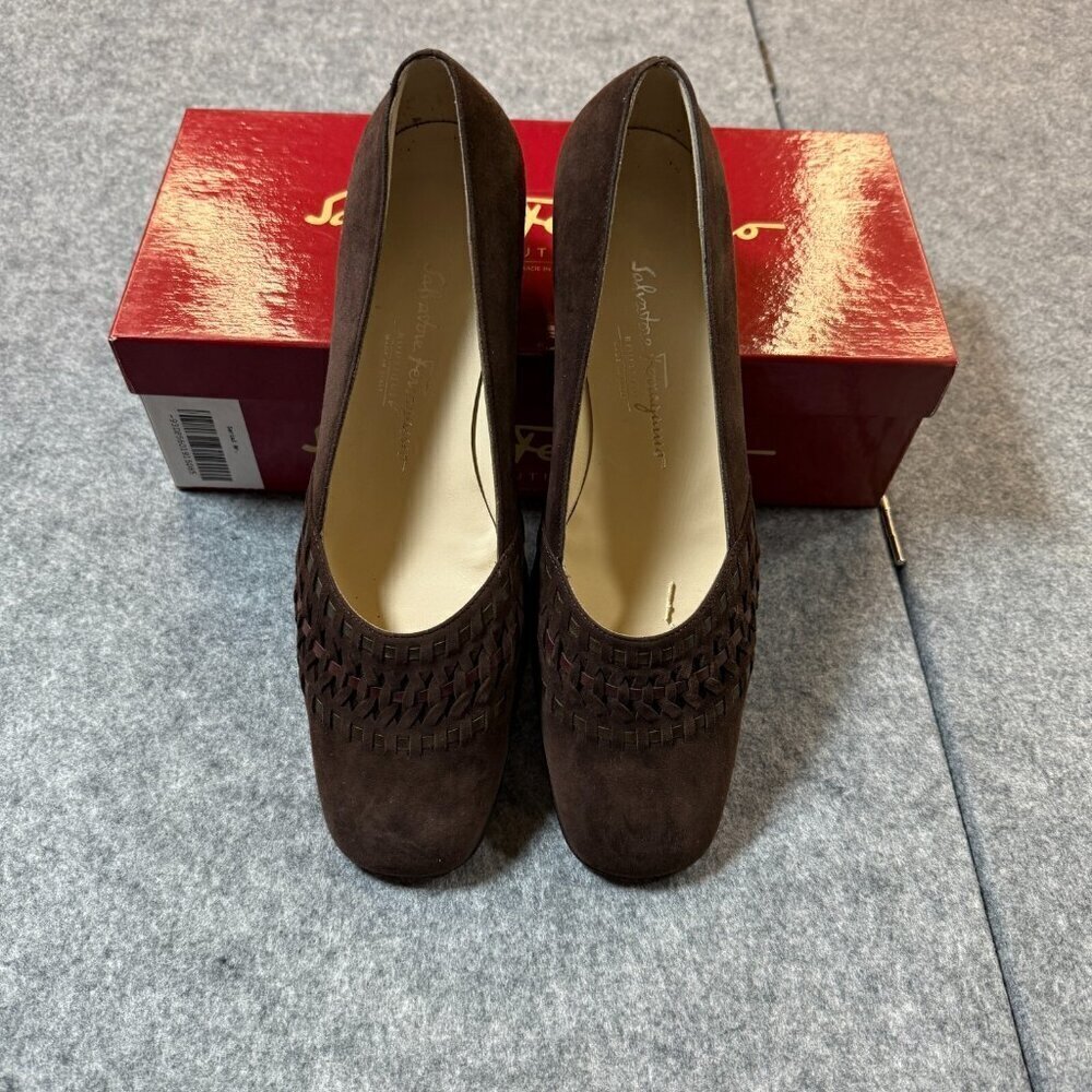 Salvatore Ferragamo Geranio Flat 8 1/2 B Women Brown Suede Slip On Shoes 0254502